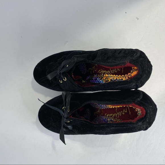 Irregular Choice “JINGLE” black velveteen with resin Santa HEELS size 7 Rare - Picture 5 of 13